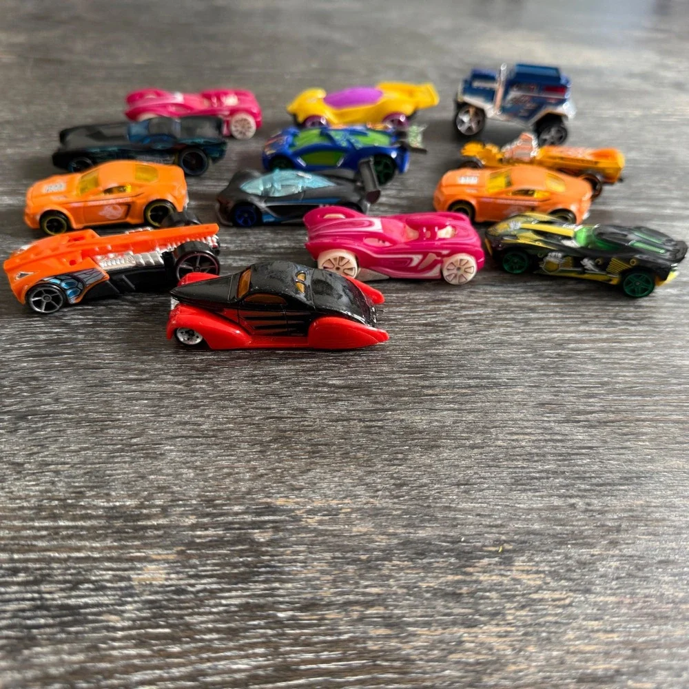Hot Wheels Diecast Car Lot 12 Race Cars‎ Sports Cars Fantasy Vehicles Mixed